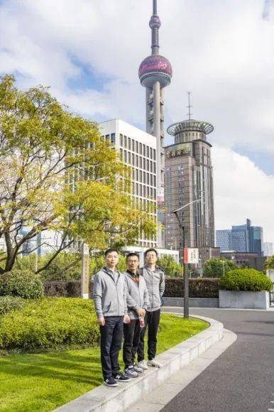 國眾聯(lián)上海公司參加上海市房地產(chǎn) 土地估價(jià)行業(yè) 奮勇向前,昂首邁進(jìn)十四五新征程 主題徒步活動